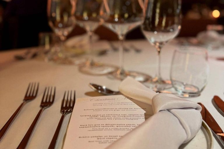 Μια Βραδιά με Ζωντανή Μουσική στο WeSud: Όπου το Κρασί, το Φαγητό και η Μελωδία Γίνονται Ένα Μια Βραδιά με Ζωντανή Μουσική στο WeSud: Όπου το Κρασί, το Φαγητό και η Μελωδία Γίνονται Ένα