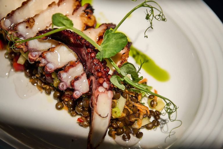 Μια Γαστρονομική Εισαγωγή: Τα Ορεκτικά του WeSud στη Βούλα