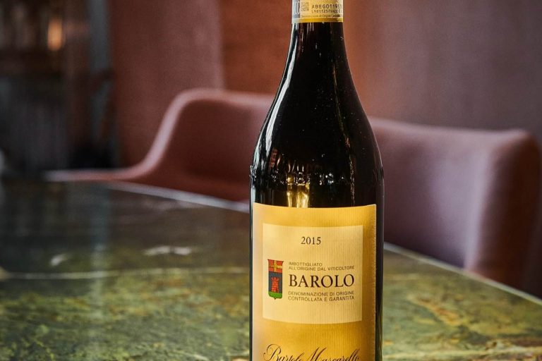 Barolo στο WeSud: Πώς ένα ποτήρι μεταμορφώνει το τραπέζι